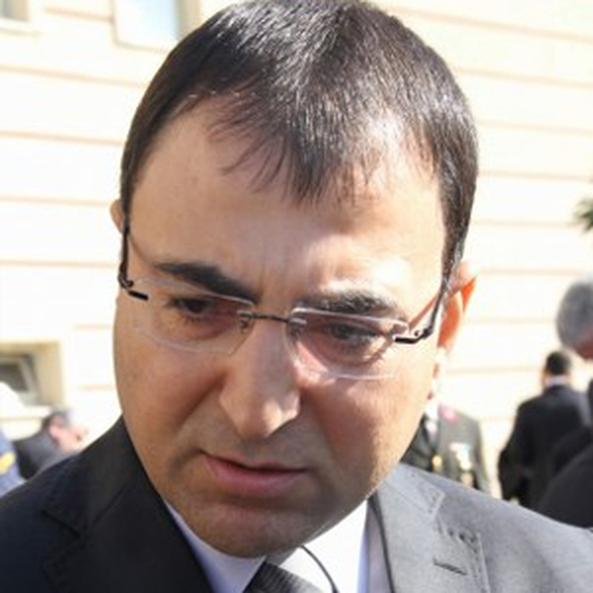 Diyarbakır Valisi Toprak: 'Gençlerimizi Uyuşturucu Batağına Sürükleyip Zehirleyenler Bilsinler Ki Bir Gün Bu İllete Onların Çocukları da Bulaşabilir'