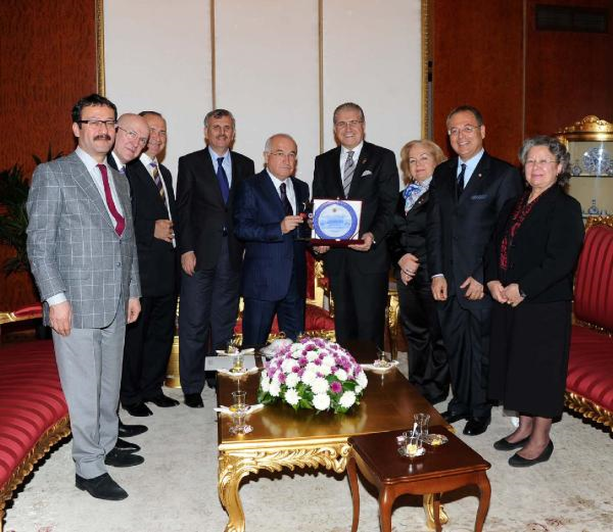 Kapalı Mekanlarda Tütünsüz Nargile Yasaklansın Önerisi