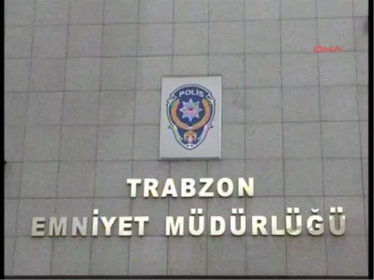 Şüphelendiği Eşini 7 Bıçak Darbesiyle Öldürdü