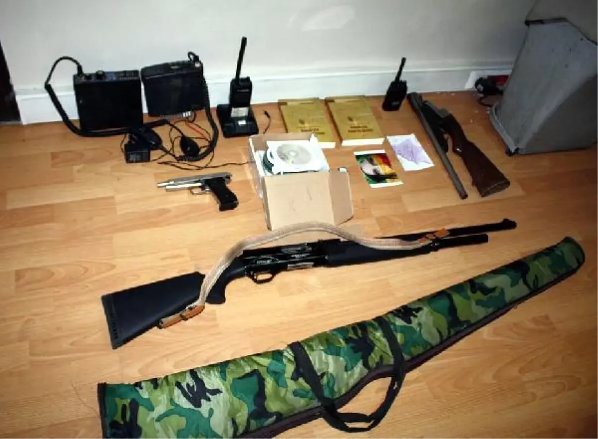 Yakalanan PKK\'lı, Sığınaklarının Yerini Gösterdi (2)