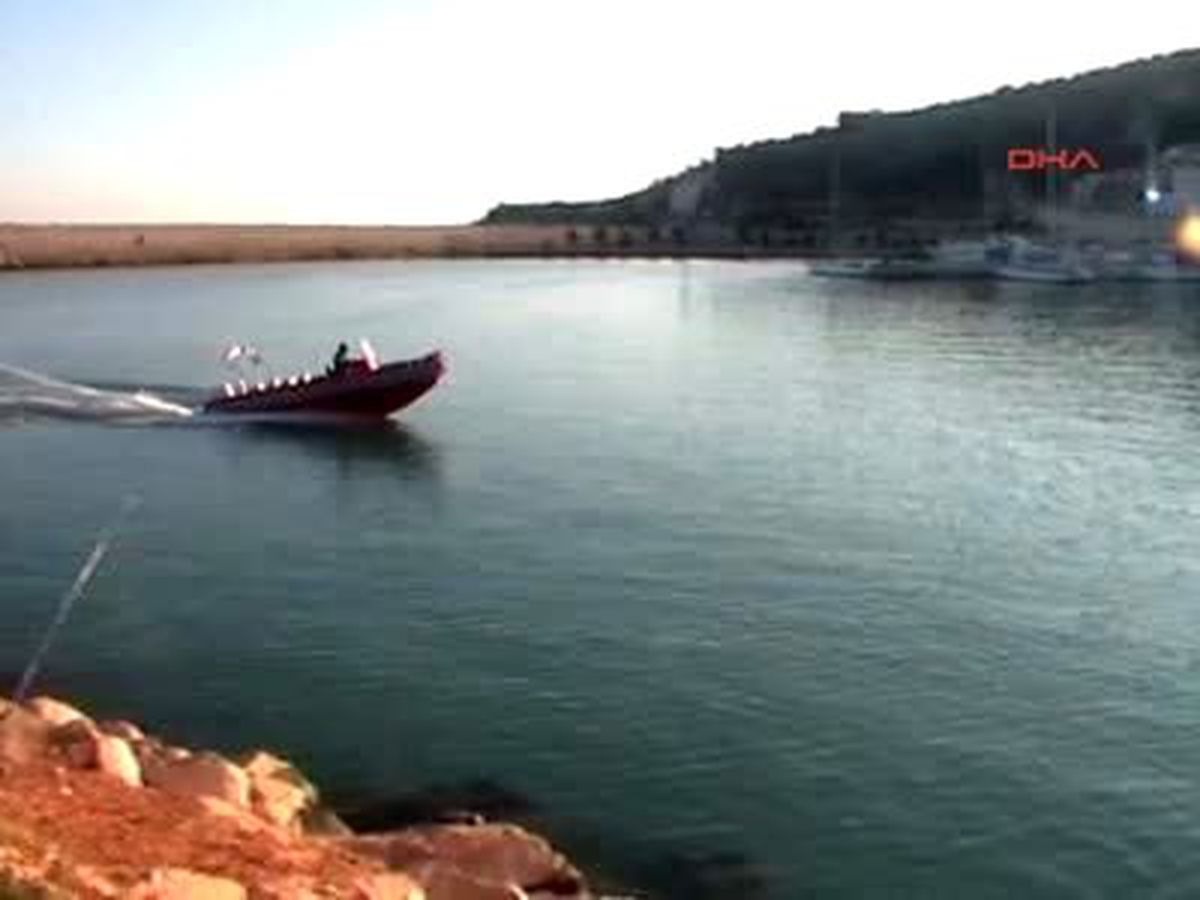 Antalya'da Denizde Kaçak Sigara Operasyonu