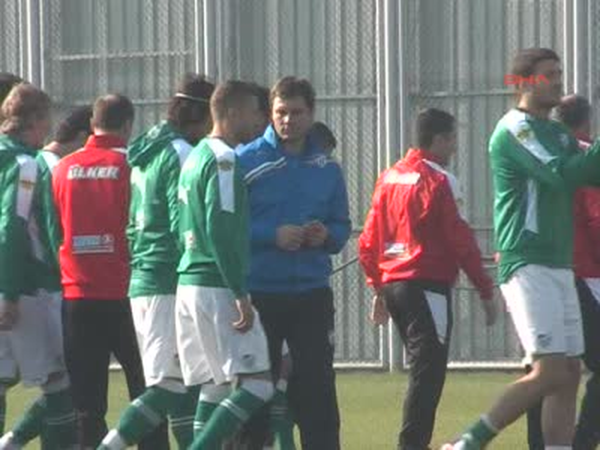 Bursaspor Teknik Direktörü Sağlam: 'Bugünler Geçecektir'