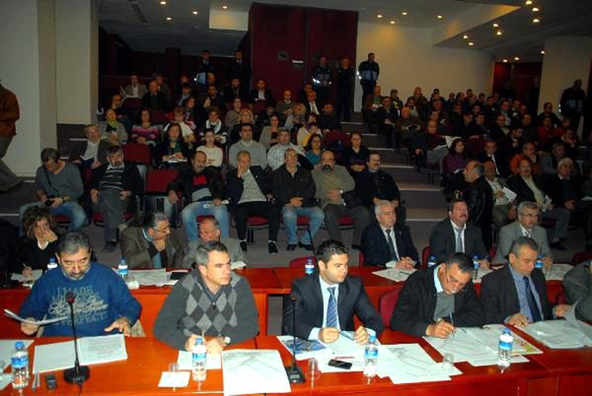 Kuşadası Limanı'ndaki Yıkımda Geri Adım