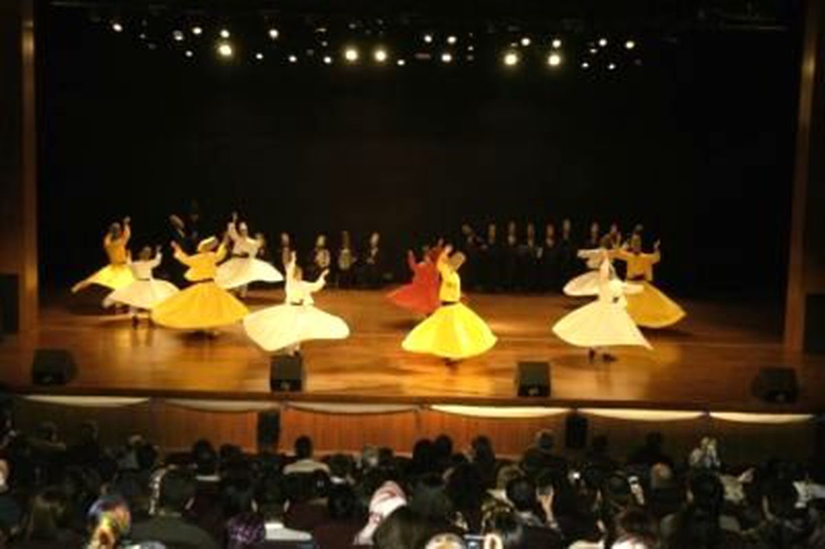 Semazenler Dünyayı Geziyor