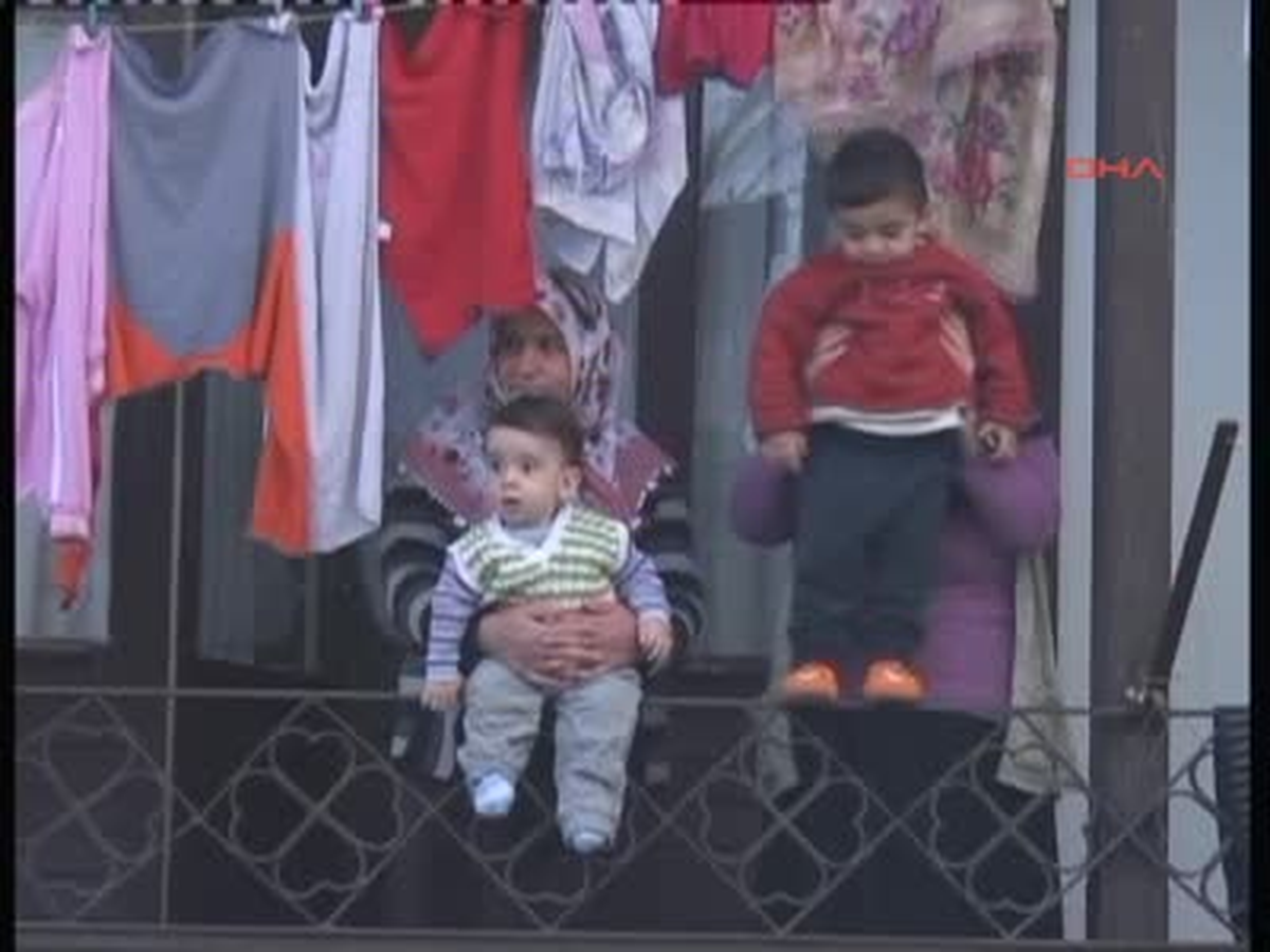 Vali Depremzede Çocukların Eğitiminin Takipçisi Oldu