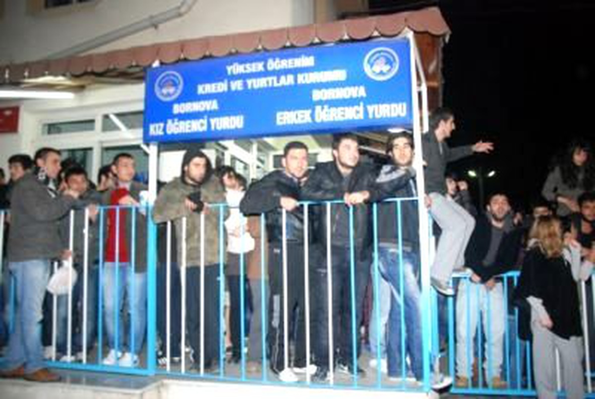 Yurtta Kalan Üniversitelerden Protesto