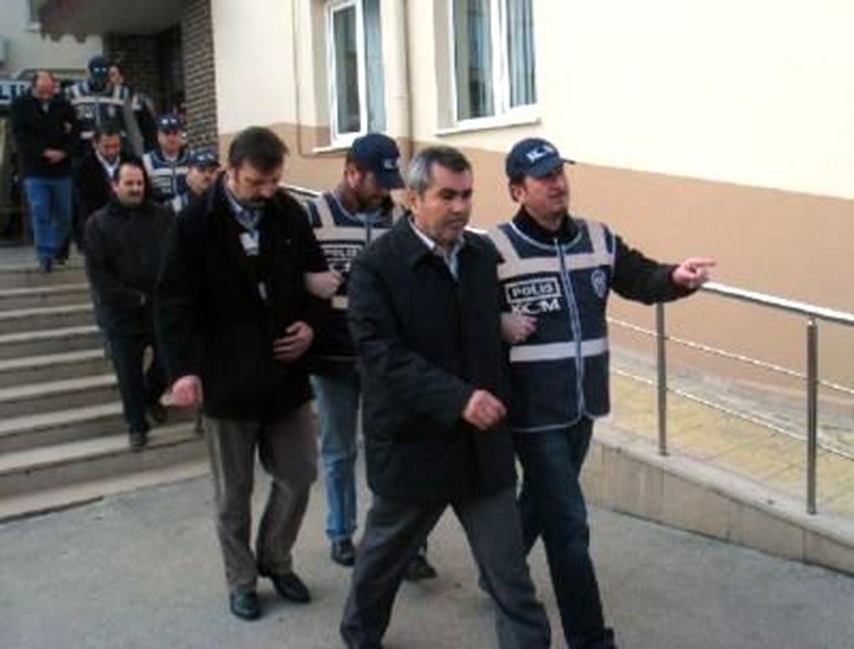Avizedeki Kameralar Tapu Müdürlüğü'ndeki Rüşveti Görüntüledi (2)
