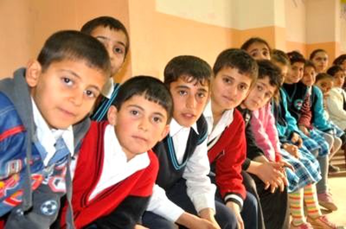 Depremzede Öğrencilerin Ailelerine Nakdi Yardım