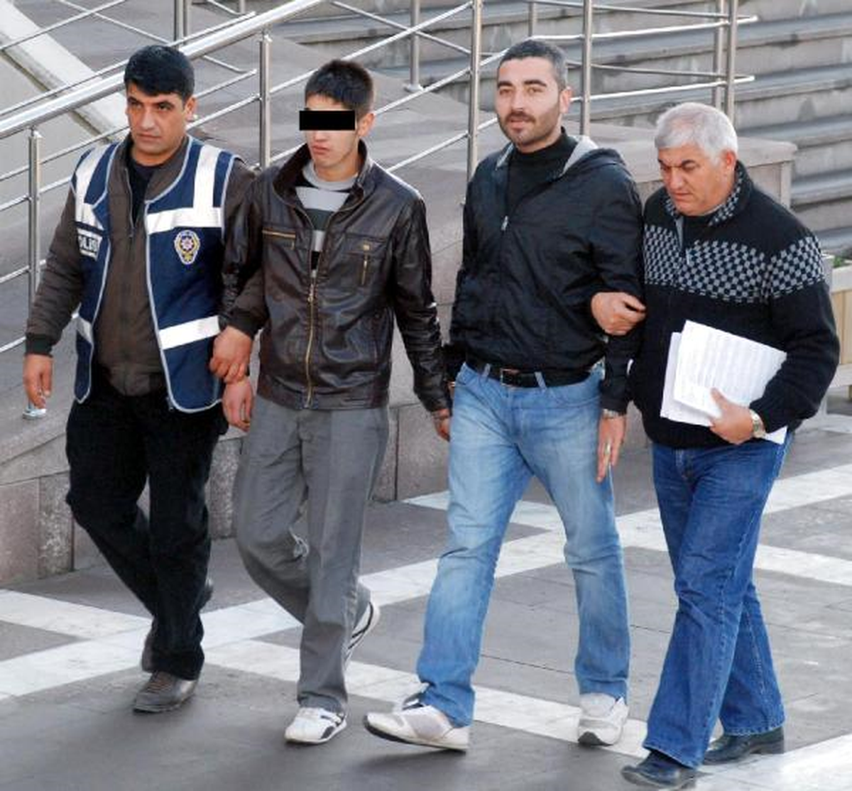 Gölbaşı'nda Villa ve Kuyumcu Soyan Zanlılar Yakalandı