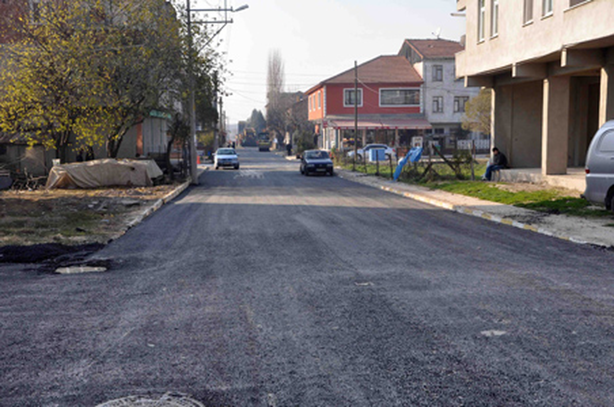 Kartepe'de Asfalt Çalışmaları Sürüyor