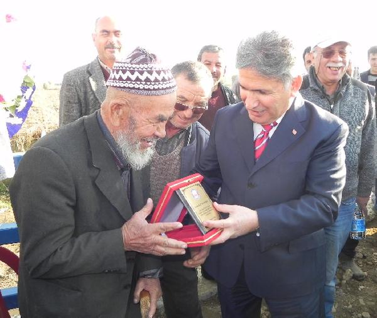 Köprü İçin Tarlasını Sattı