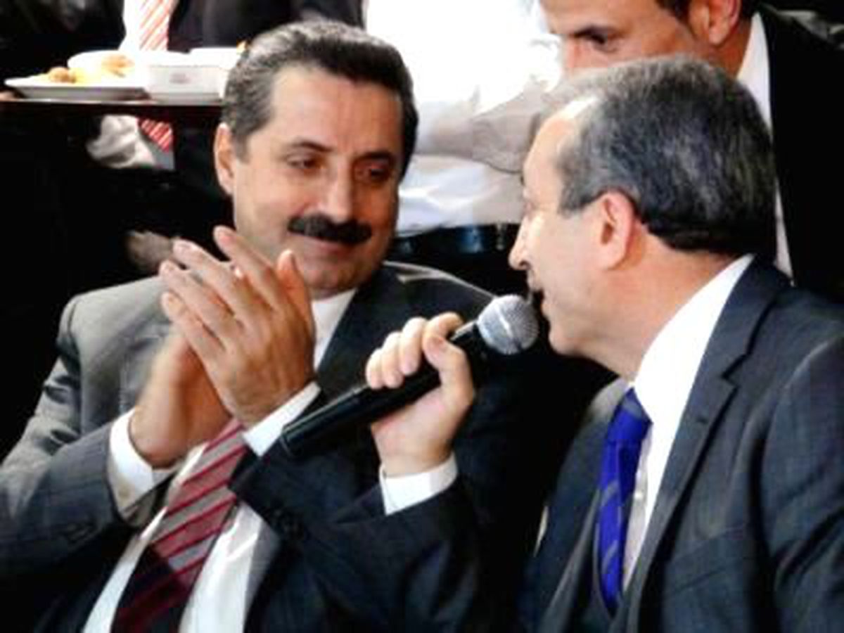 Bakan Eker Kürtçe Türkü Okudu