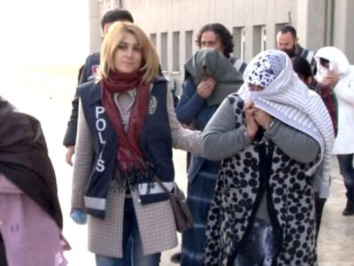 'Büyü Bozma' Bahanesiyle Hırsızlık