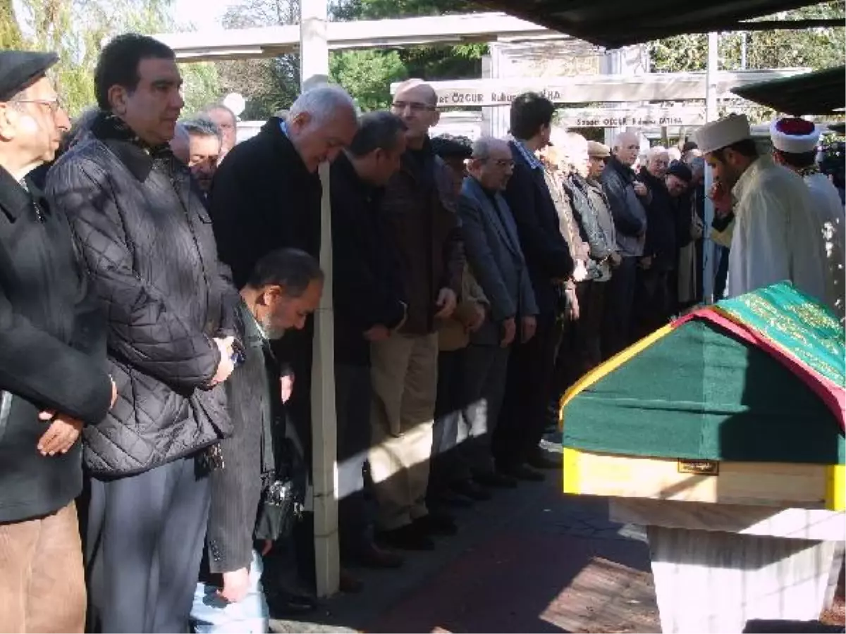 Gazeteci Adnan Akgüner Son Yolculuğuna Uğurlandı