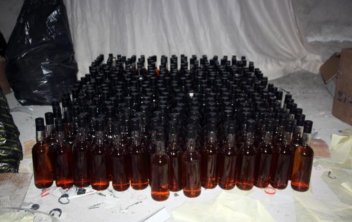 Gecekondudaki Sahte İçki İmalathanesine Suçüstü