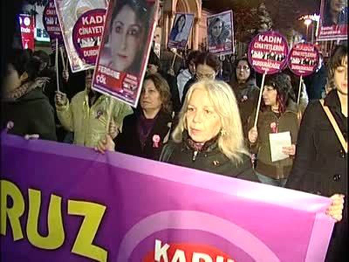 Kadın Cinayetlerini Protesto Ettiler