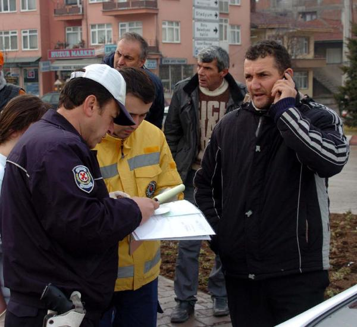 Kırmızı Işıkta Geçen Tır Otomobile Çarptı