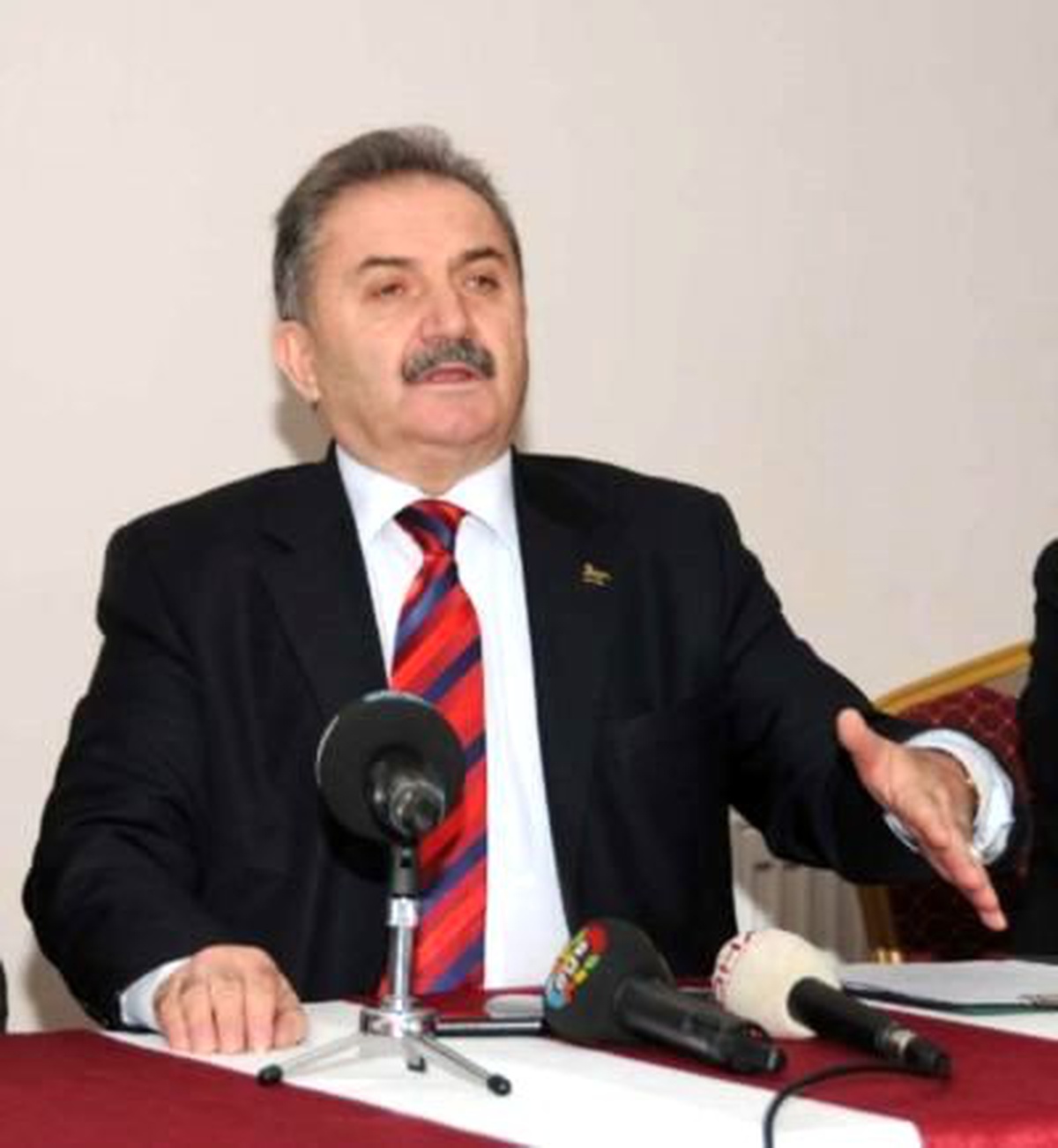 Zeybek'den, Füze Kalkanı Uyarıları