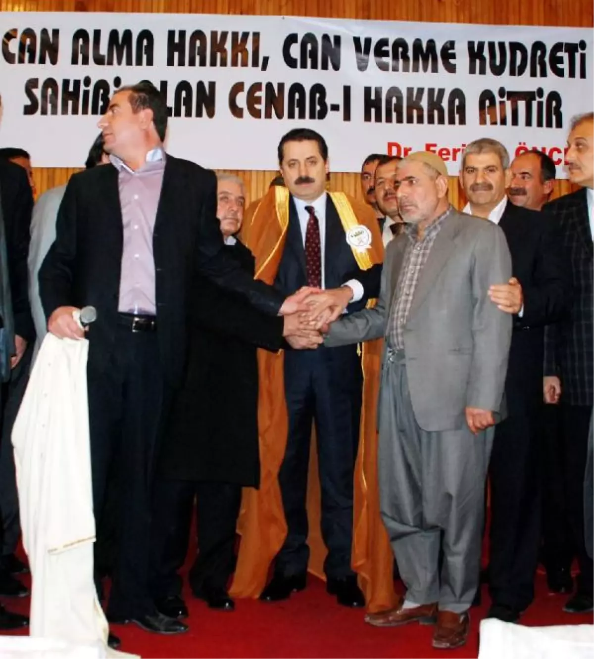 Bakan Çelik, Kan Davasını Bitirdi