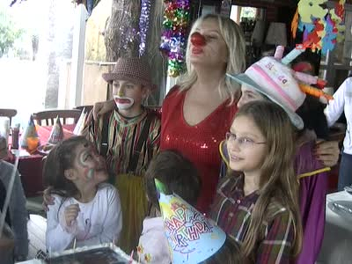 Emel Sayın Çocuklar Gibi Eğlendi