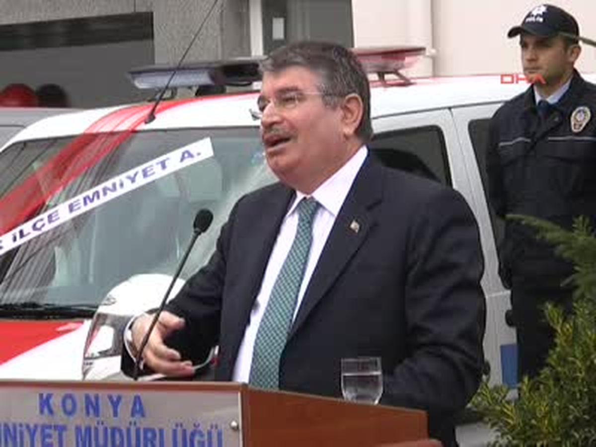 O Polisleri Dar Ağacında Asalım Mı