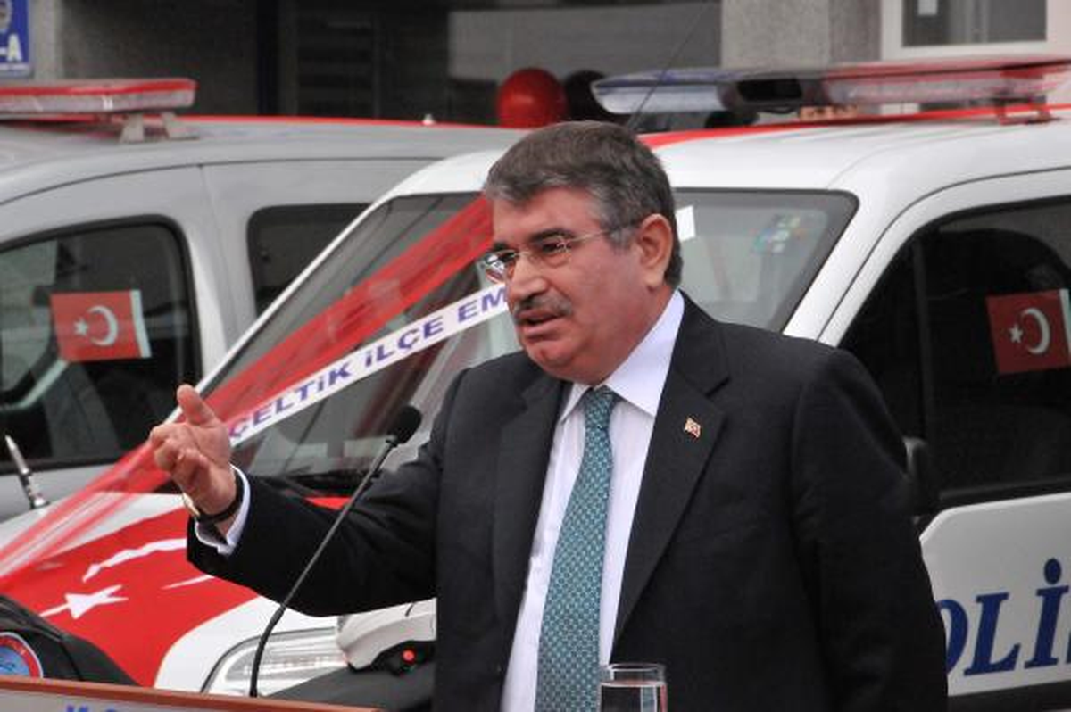 O Polisleri Darağacında Asalım Mı?