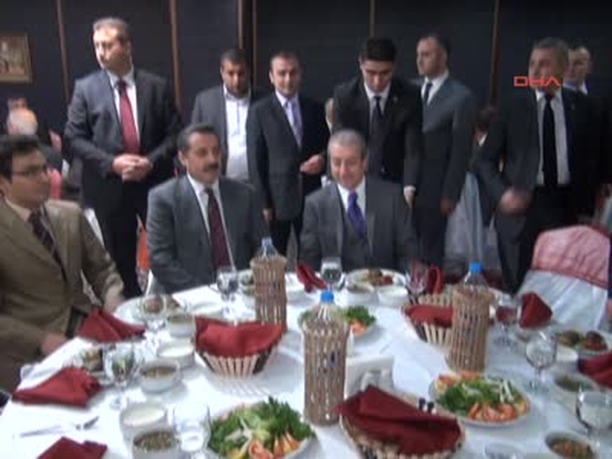 Bakanlar Kürtçe Türkü Söylediler