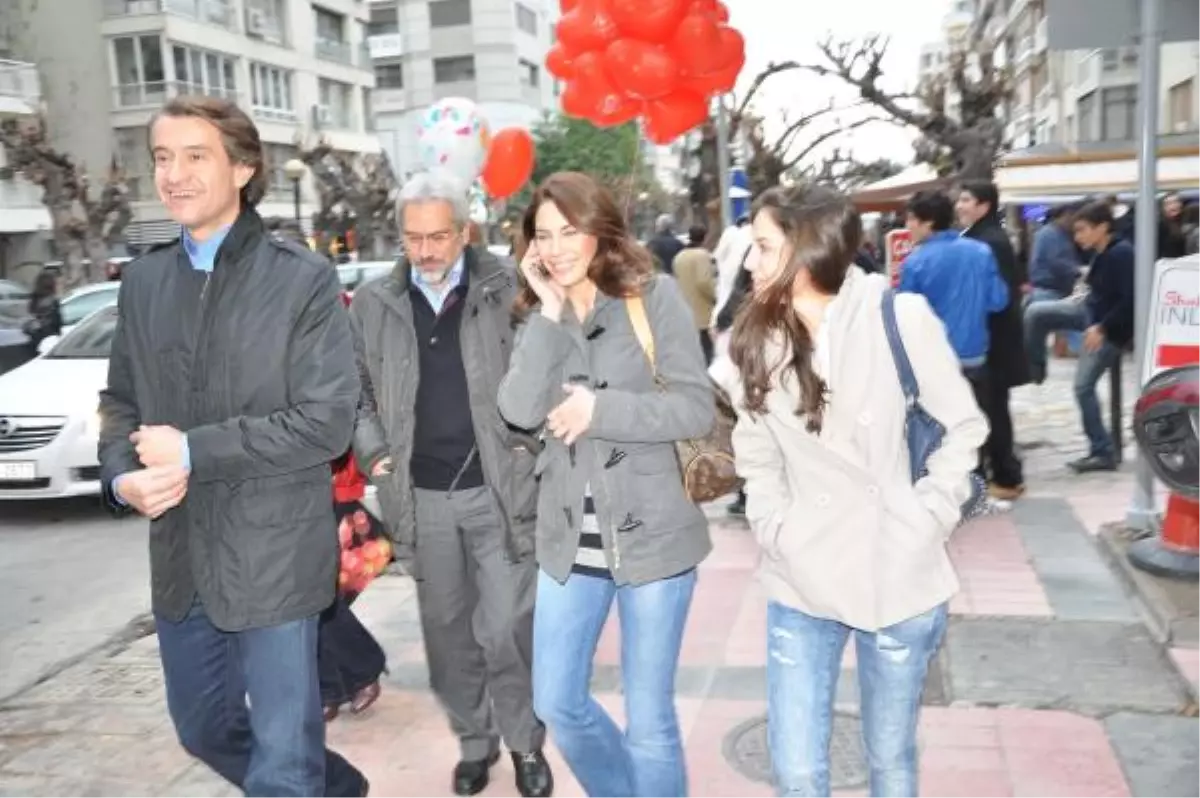 Zeynep Beşerler, Sevgilisiyle Memleketi İzmir\'de