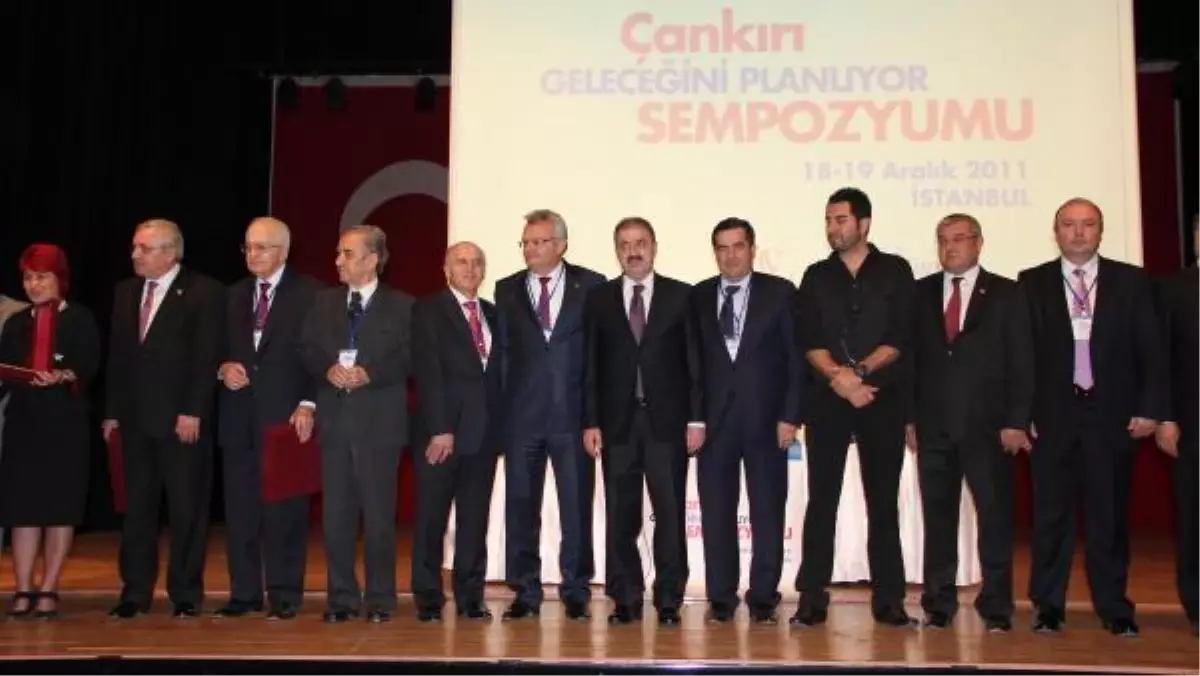 Çankırı\'nın Geleceği İstanbul\'da Masaya Yatırıldı