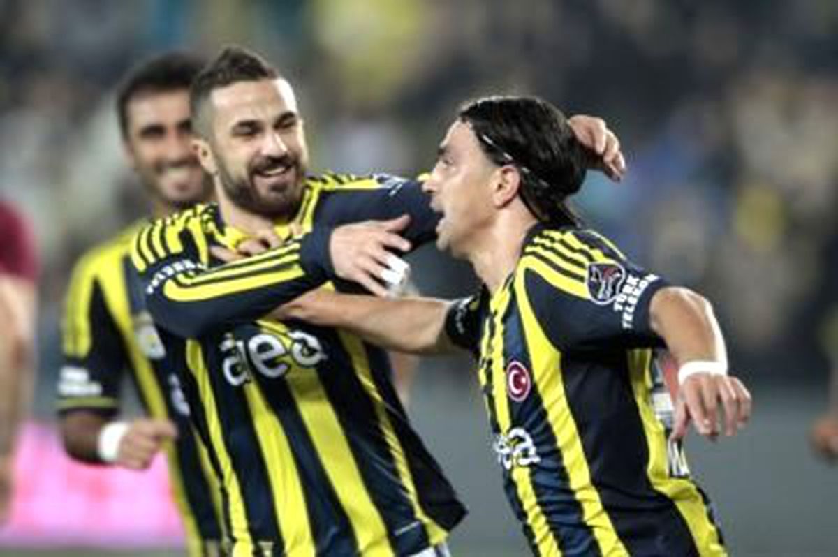 Fenerbahçe İlk Yarıyı 1-0 Önde Kapattı