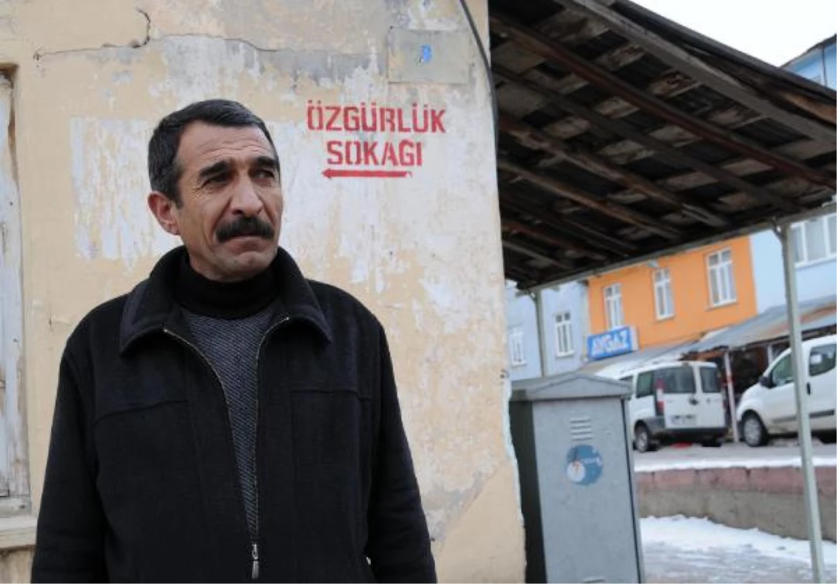 Korgeneral Alpdoğan\'ın Adı, Hozat\'ta Sokaktan Kaldırıldı