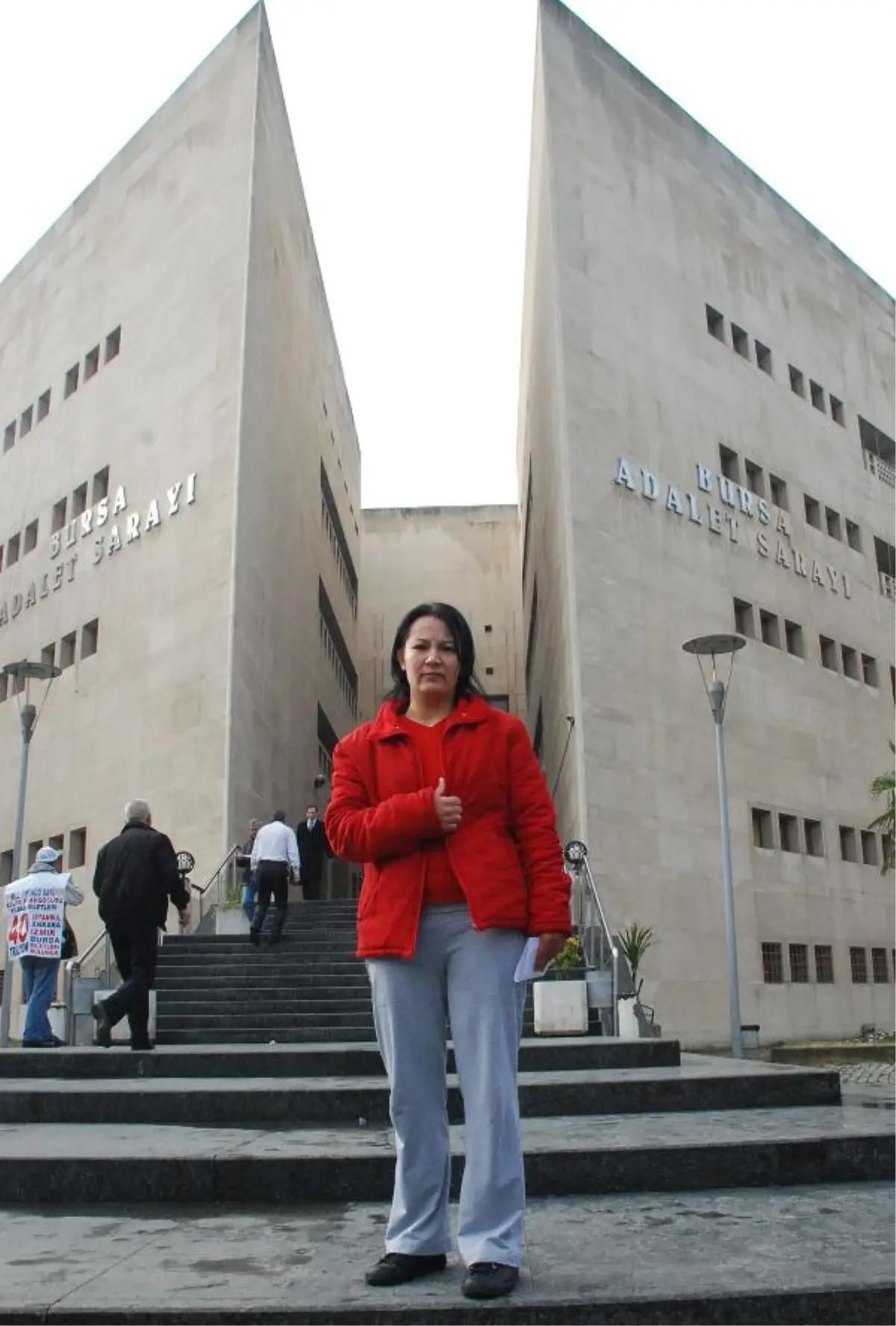 Sigara İçtiği İçin Disipline Verilen Kız Öğrenci, Okulun 3\'üncü Katından Atladı