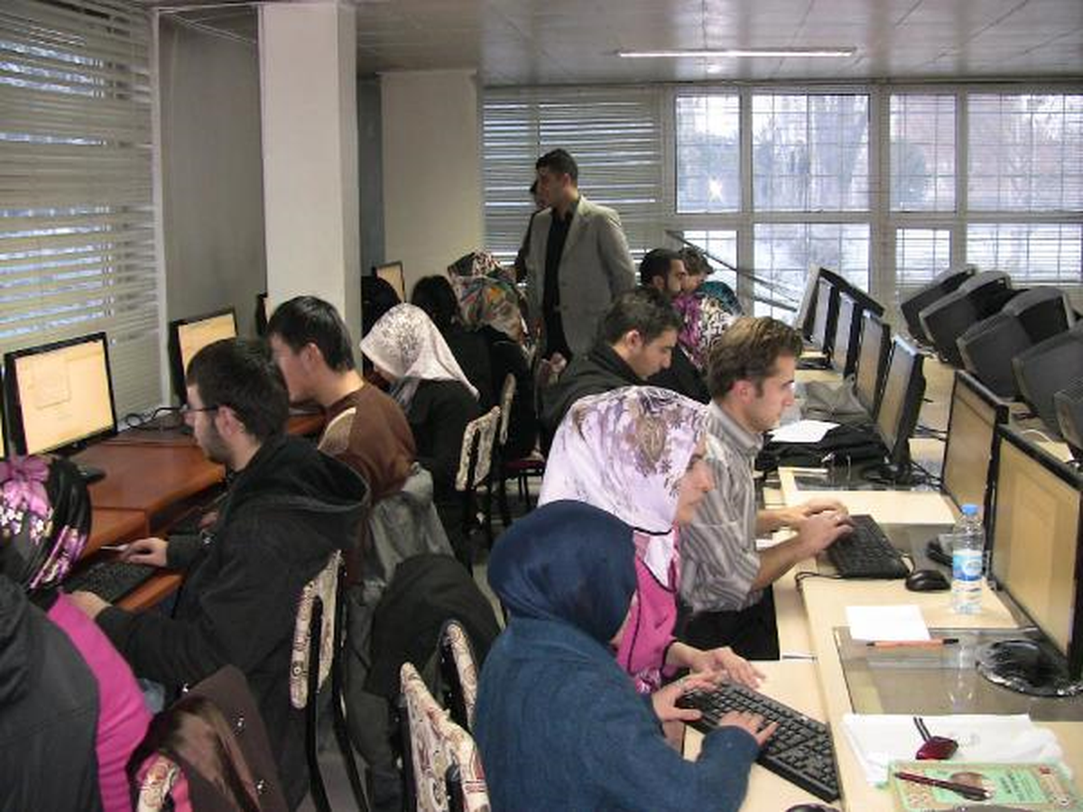 Atatürk Üniversitesi'nden Fransa'ya E-Mail Yağmuru