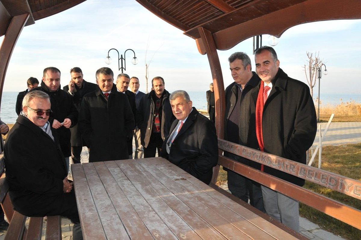 Başkan Karaosmanoğlu'ndan Van'a Moral Ziyareti