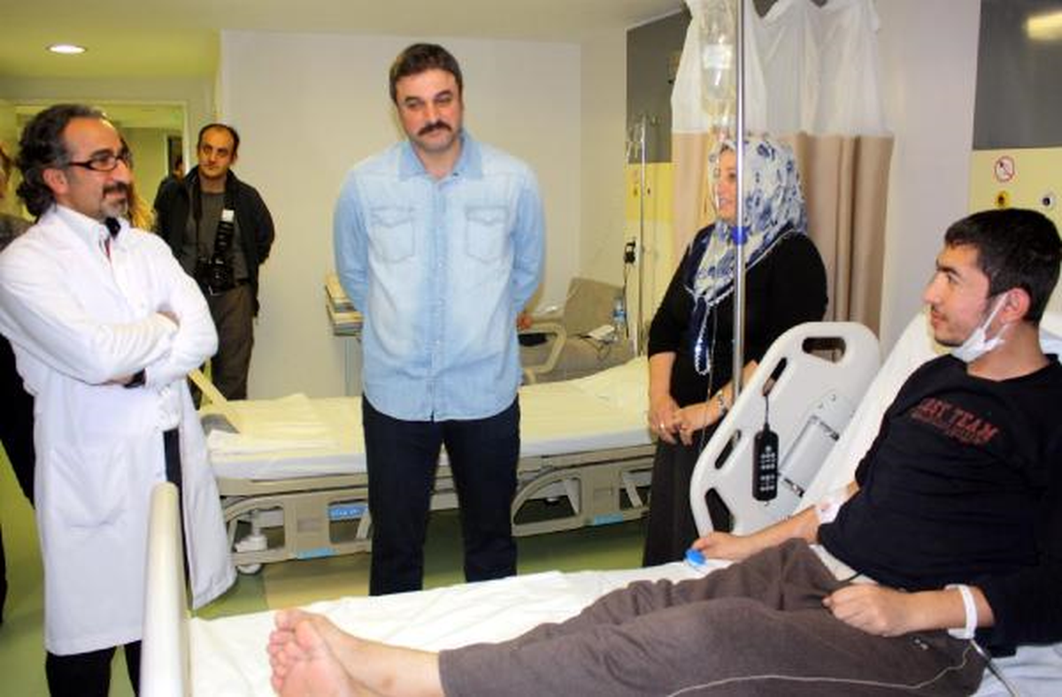 Oyuncu Ufuk Özkan'dan Hastalara Moral Ziyareti