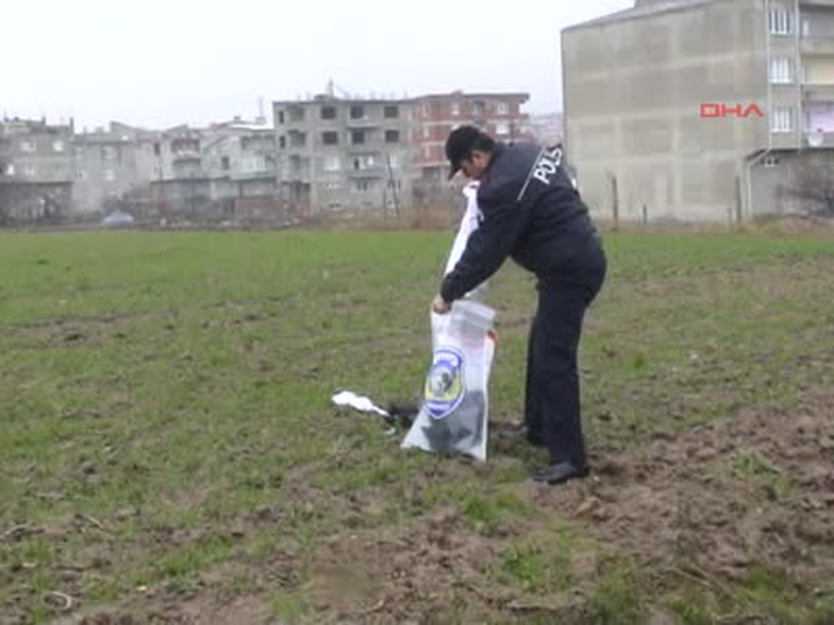 Tarlada Bulunan Kadın Kıyafeti Polisi Alarma Geçirdi
