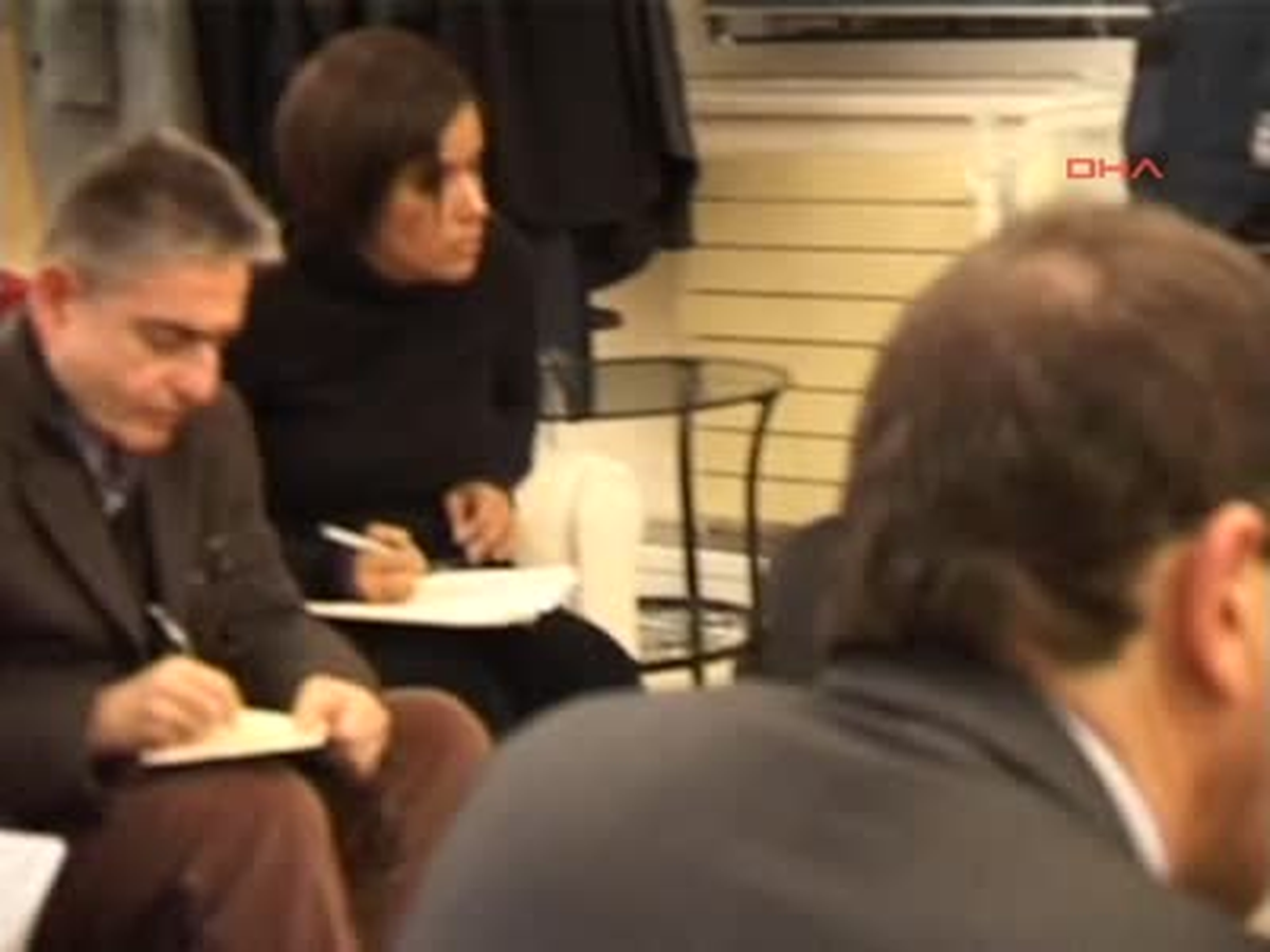 Türk Heyetlerinden Paris Çıkartması