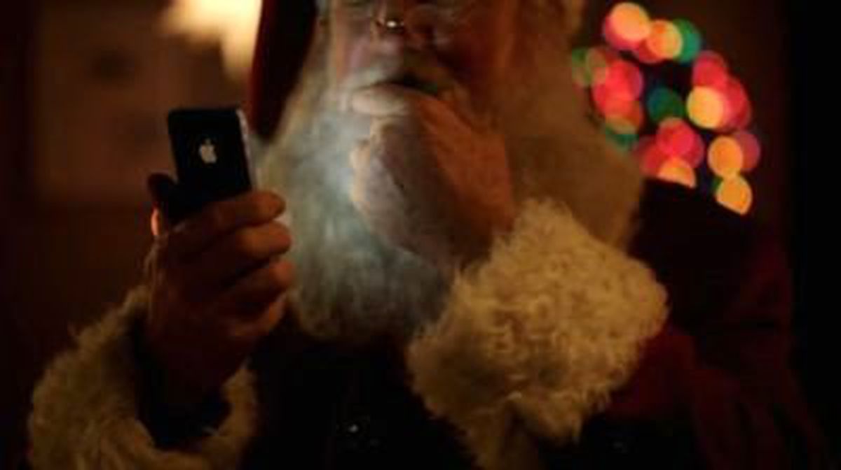 Apple, Noel Baba ve Siri'yi Bir Araya Getirdi