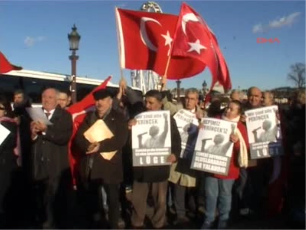 Ek Görüntü Türkler Paris\'e Çıkarma Yapıyor