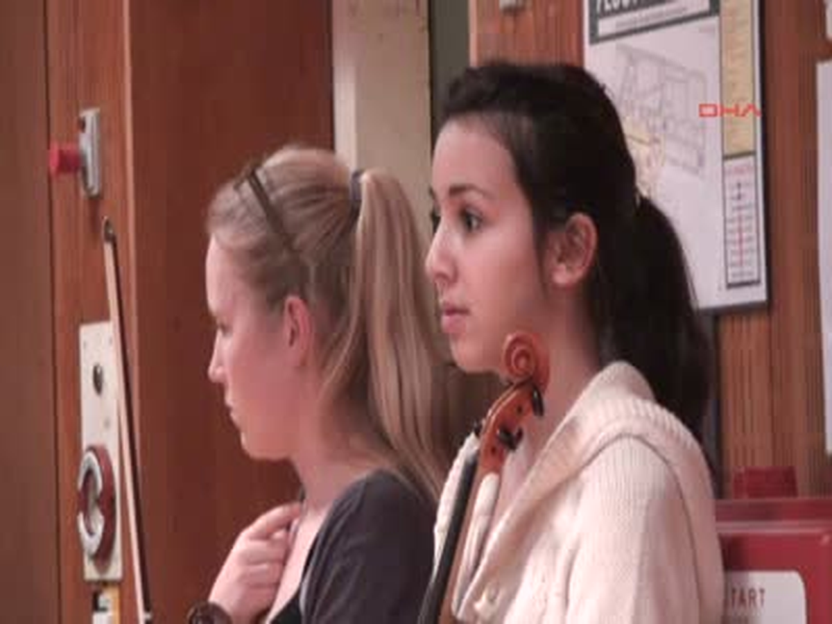 Gamze İlk Konserine Çıktı