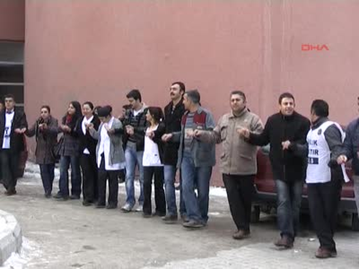 Hakkari'de Halaylı Grev