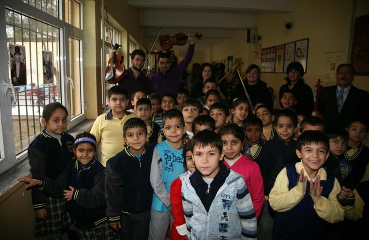İzdob'dan Roman Çocuklara Konser