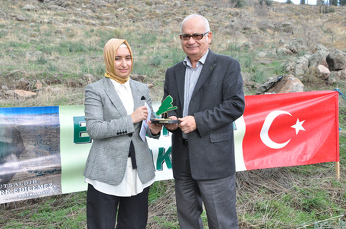 İzmir Dostluk Ormanına ve Çevreye Katkı