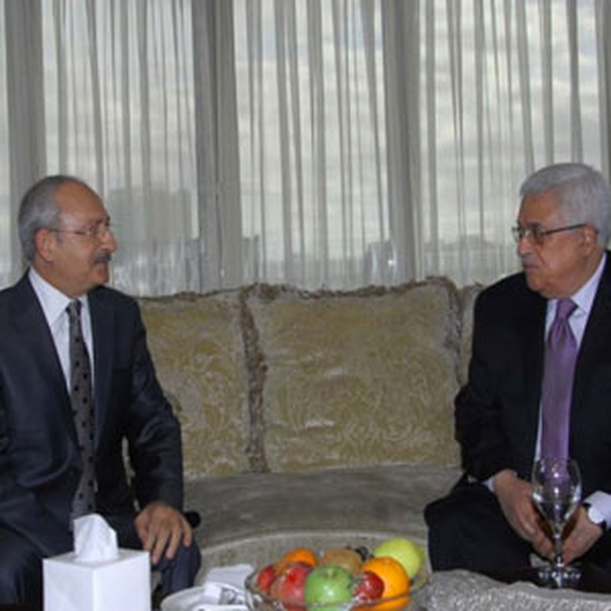 Kılıçdaroğlu, Filistin Devlet Başkanı Abbas ile Görüştü
