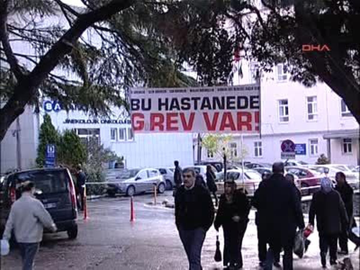 Sağlık Çalışanları İş Bıraktı