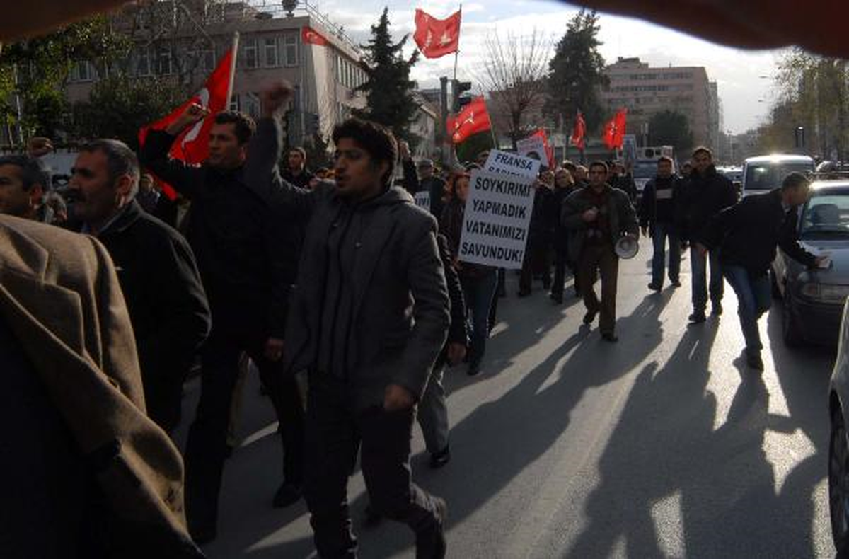 İzmir'de İşçi Partisi'nden Fransa'ya Tepki