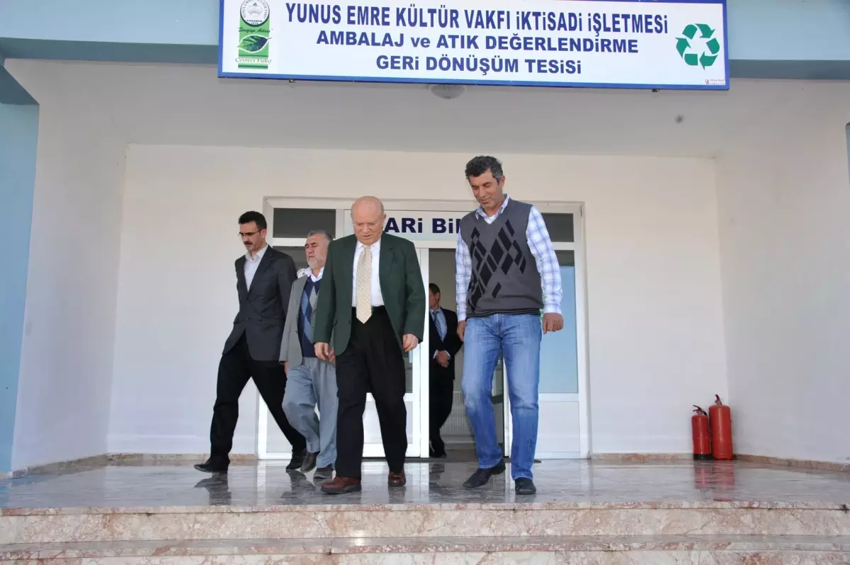 Kâmil Uğurlu Yunus Emre Kültür Vakfı Geri Dönüşüm Tesisini Ziyaret Etti