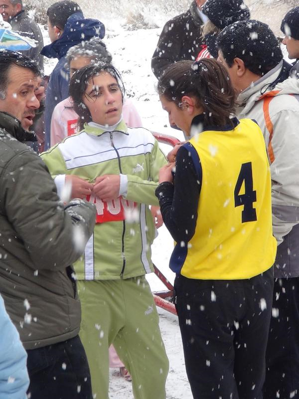 Kar Altında Üşüten Koşu