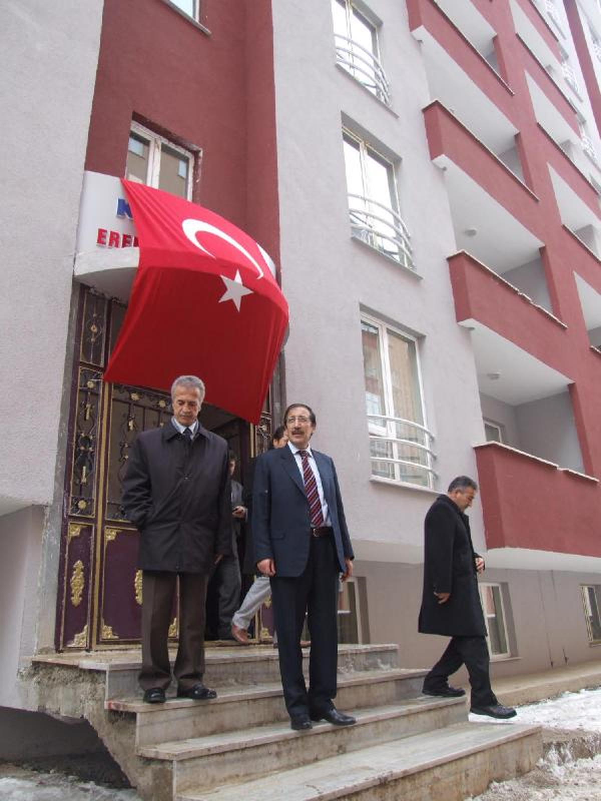 Belediyeden Şehit Babasına Ev