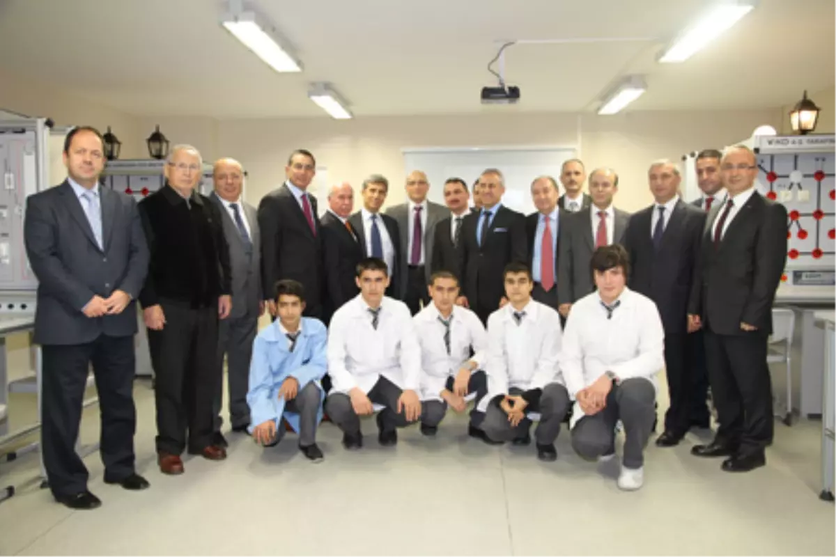 Elektrik Tesisat Laboratuvarı Açıldı